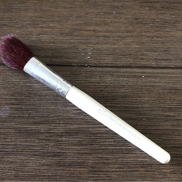 ELF Make-up Brush: Bronzing Brush - Picture 1 of 2